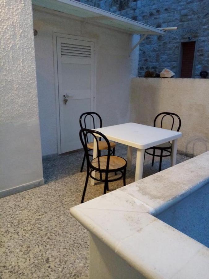 Villa Dimora Storica Fronte Mare Con Terrazzo Privato à Torre Canne Extérieur photo